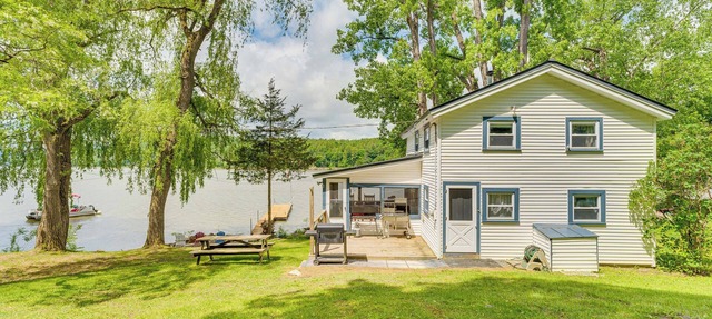 Waterfront Home on Lake Champlain w/Dock & Kayaks