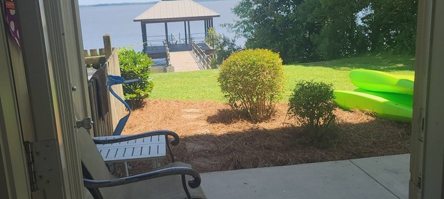 Waterfront Lake Marion Retreat Pool Gazebo Minutes from I-95