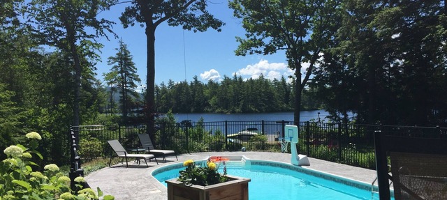 Waterfront Log Cabin with Pool on Conway Lake