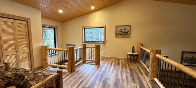 Waterfront Log Cabin - Sunriver