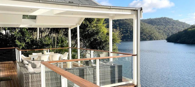 Waterfront modern property w/boat, outside hot tub, SUPs, kayaks, fishing equip