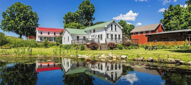 Waterfront Modern Farmhouse with WiFi near Saratoga Track, Vermont and more!