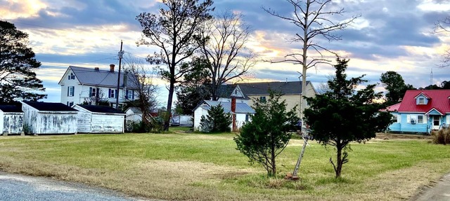 Waterfront Sunrises, 30 from Chincoteague, Shooting Stars, Bring your own boat