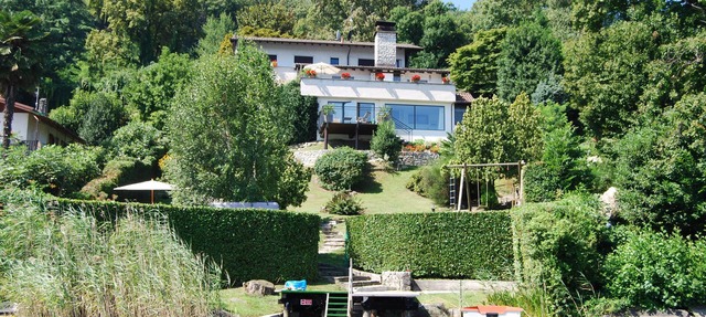 Waterfront Villa with private dock at Lago di Monate