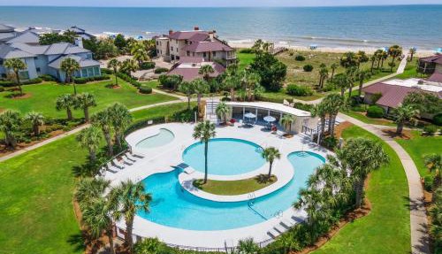 Waters Edge villa by Peace Vacations