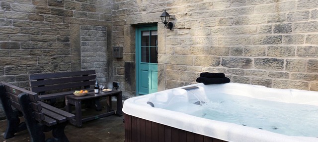 Weavers Cottage - sleeps 8 guests in 4 bedrooms