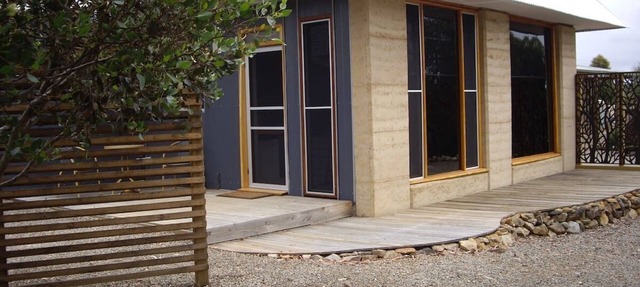 Wedgetaildown Accommodation - Into the Wild