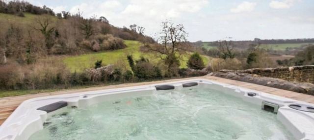 Week Farm Manor: Exceptional Manor House Stay for Families & Friends