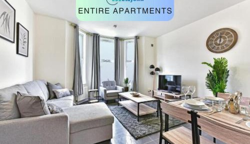 West Ealing Serviced Apts- 2 Bedroom 2 Bath Parking Near Station with Off Street Parking By 360Stays