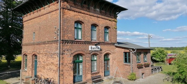 Where history, tranquillity and nature come together - living in the old station?