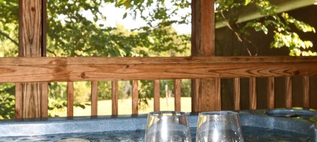 Whispering Hills - Couples Getaway