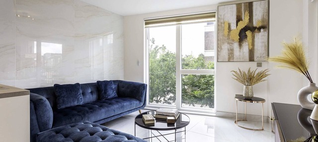 White Elegant Tranquility, Park Side Life