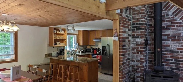 White Mountain Chalet; great for skiers, hikers & families!