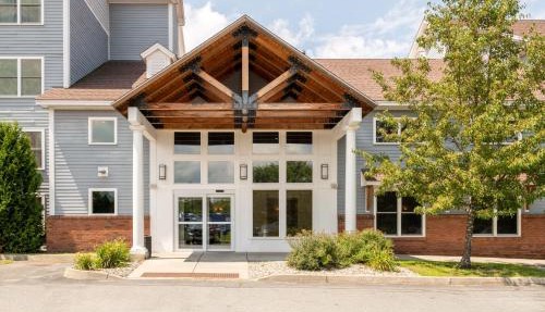 White River Inn & Suites
