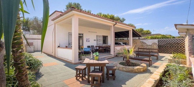 White Sand Private Villa Near The Sea, Wifi