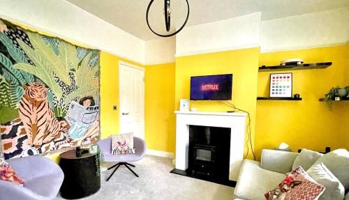 Wild Springs - Centraly Located House With Free Parking