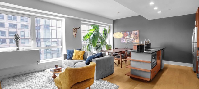 Williamsburg, waterfront 2-bedroom condo with AC, WiFi