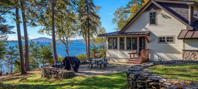 Windy Cross | Private Waterfront, Dock, Hot Tub & Ping Pong