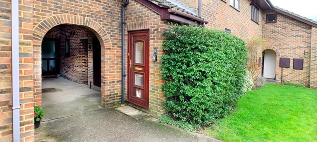 Wokingham - Maisonette Communal Garden