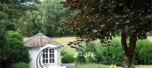 Wonderful, idyllically located cottage with hot tub and views of the countryside.