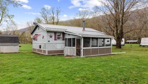 Wood Stove, Fire Pit, Grill & 2 Mins to River