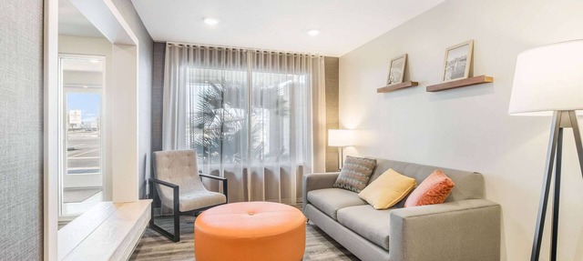 WoodSpring Suites Colton