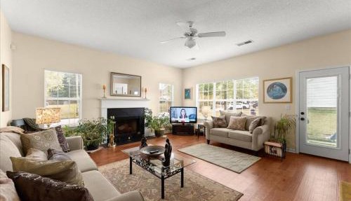 World Cup Work Base -Large Home with OFFICE- Sleeps 8