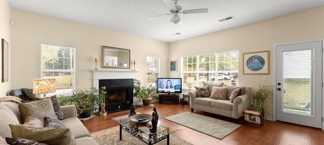 World Cup Work Base -Large Home + OFFICE- Sleeps 8
