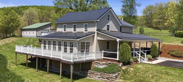 Wrap-A-Round Farmhouse :Peaceful Mountain Retreat
