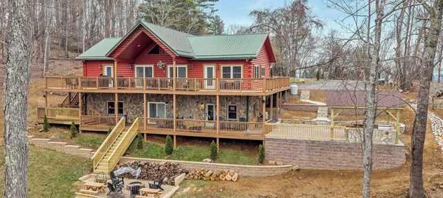 Wraparound Views and Forest Feels with Game Room and Pool Table