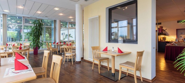 XZLLENZ light Hotel