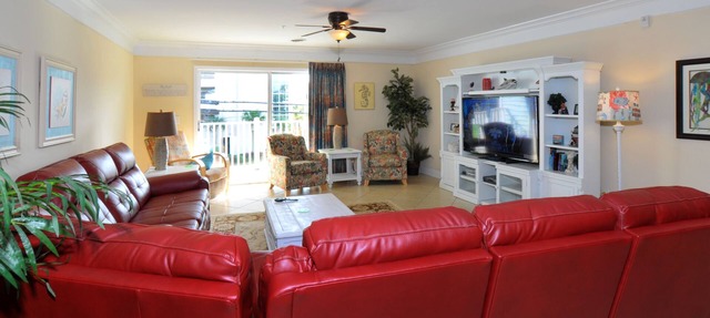 You Found It! Spacious Luxury 8 Bedroom Villa! 6.5 Bath, WiFi, Pool, Hot Tub