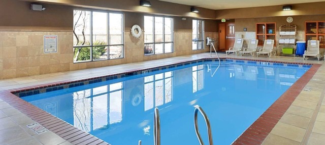Your Relaxing Getaway Awaits! 3 Units, Indoor Pool, Pets Are Welcome!