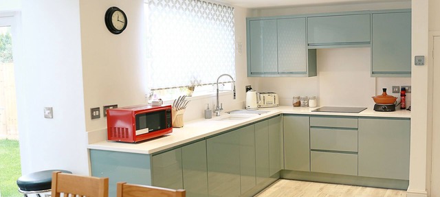 Zoo Accommodation Chester; 10 min Walk! Sleeps 8