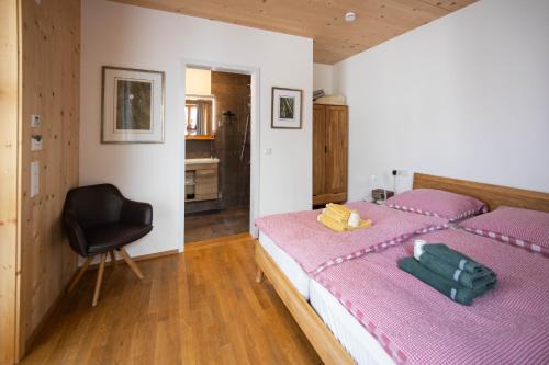 Übernachtung beim Bio-Metzger Zimmer "Karl"