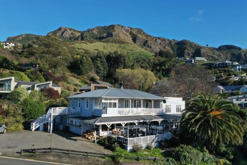 Ōtoromiro Hotel