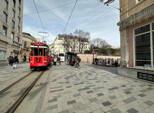 ŞAHİN PERA SUİT2 Great location 2 Br air-conditioned apartment