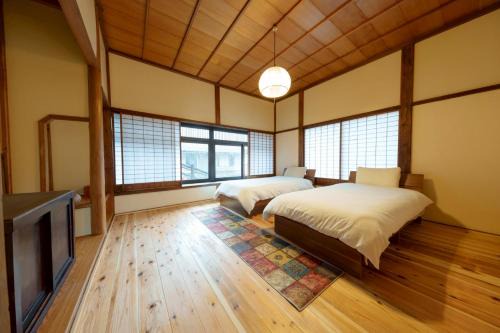 川の離れ 温泉街に立地するフルリフォームした隠れ家