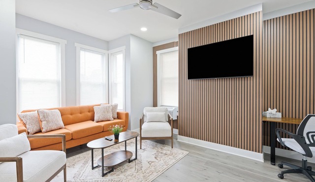 0.5 mi to Train Station to NYC, Rutgers University, RWJ, Pet Friendly, Laundry