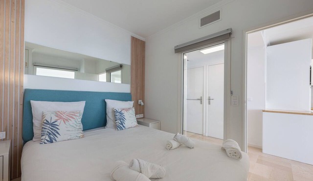 06A5 Amazing flat breathtaking view. Mont Boron