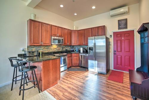 1/2 Mi to Windham Mtn: Main Street Condo
