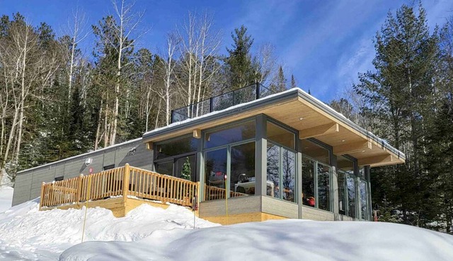 1.7km from Val St-Côme ski resort -
