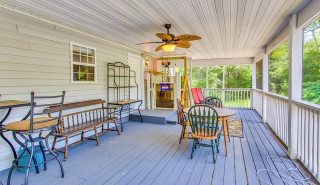 < 1/8 Mi to Boat Ramp: Family Home in Conway