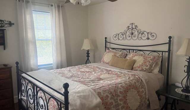 1 bdrm, Central Worcester/Boston, Monique Ellen at the Ellen Elizabeth Estates