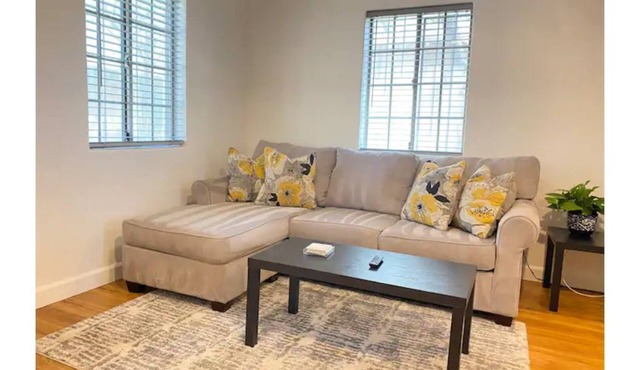1-bdrm downtown home w/ free covered parking.