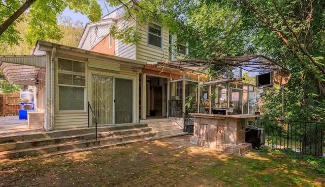 1 bed/bath apartmt walk to metro
