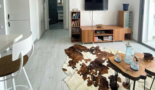1 Bed Flat - Sleeps 2 - Parking - Wifi