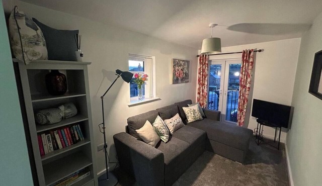 1-Bed House, Sleeps 4, Free Parking