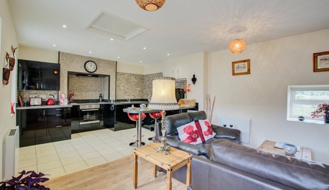 1 Bed in Blofield Heath (oc-1466)