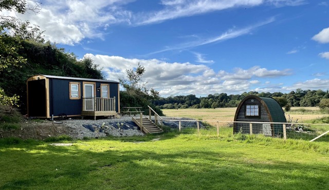 1 Bed Shepherds Hut-Sleeps 2-Pets-Parking-Mtn View